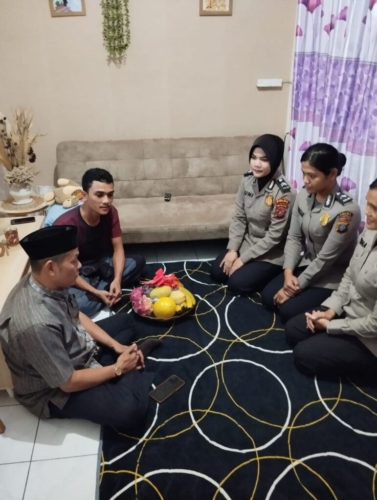 Kunjungan Polwan Poldasu Sebagai Obat