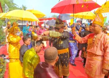 Buka Balimau Potang Mogang, Bupati H. Zukri, SE minta Masyarakat Lerstarikan Budaya