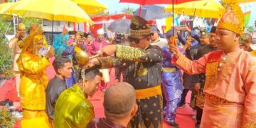 Buka Balimau Potang Mogang, Bupati H. Zukri, SE minta Masyarakat Lerstarikan Budaya