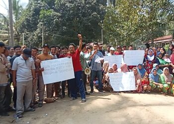 Ratusan Warga Didua Desa Blokir Pintu Masuk PT Tindaon Bujing Perusahaan Perkebunan Kelapa Sawit