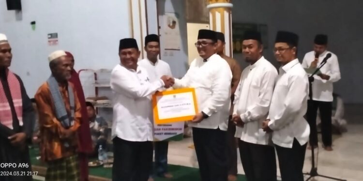 Sekda Rohul Kunjungi Masjid Al Falah dalam Safari Ramadhan