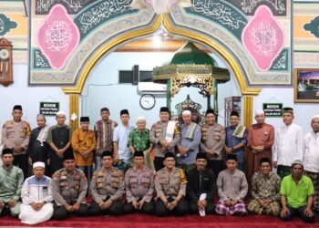 Pastikan Situasi Kamtibmas Kondusif selama Bulan Suci Ramadhan, Kapolres Pelalawan Rutin lakukan Sholat Tarawih Keliling