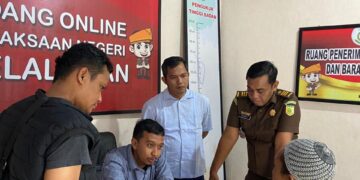 Tersangka “H” Dilimpahkan ke Kejari Pelalawan, Ini Kasusnya