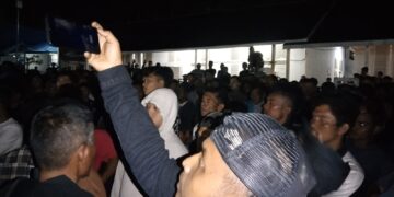 Ribuan Warga Datangi Polsek Kota Nopan Ada Apa?