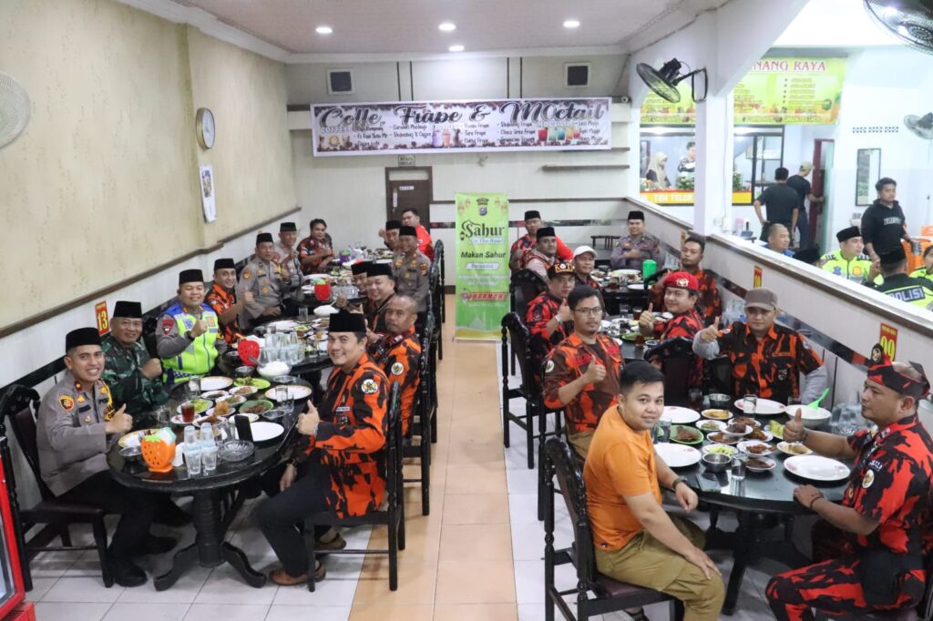 Kapolres Pelalawan Grebeg Sahur dan Subuh Harmoni bersama Ormas Pemuda Pancasila