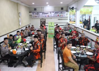 Kapolres Pelalawan Grebeg Sahur dan Subuh Harmoni bersama Ormas Pemuda Pancasila