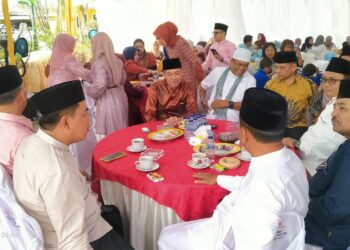 Mempererat Silaturahmi, Bupati Rohil Open House Dua Hari di Mess Pemda dan Rumah Pribadi