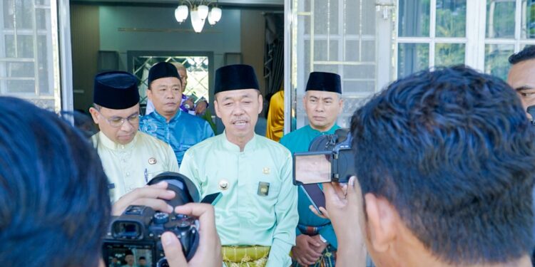 Bupati Afrizal Sintong Lepas Kafilah Rohil Ikuti MTQ Tingkat Provinsi di Kota Dumai