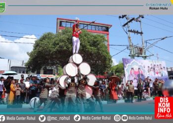 Lukah Gilo Tampil Memukau di Acara Pelepasan Pawai Taaruf MTQ Provinsi Riau di Kota Dumai