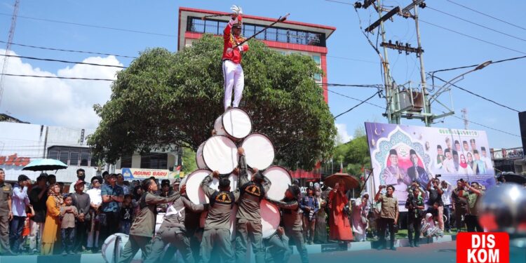 Lukah Gilo Tampil Memukau di Acara Pelepasan Pawai Taaruf MTQ Provinsi Riau di Kota Dumai
