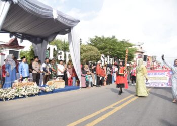 Pembukaan MTQ ke-56 Tingkat Kabupaten Tapsel Ribuan Peserta Pawai Taaruf Meriahkannya
