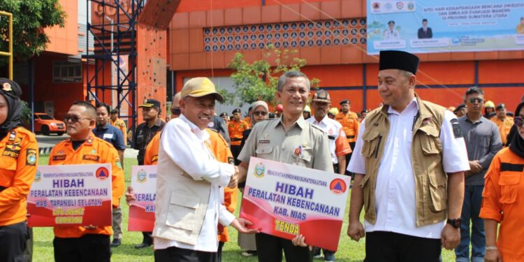 Hari Kesiapsiagaan Bencana 2024, Pemprov Sumut Serahkan Bantuan Alat Kebencanaan Senilai Rp1,8 Miliar kepada Kabupaten/Kota