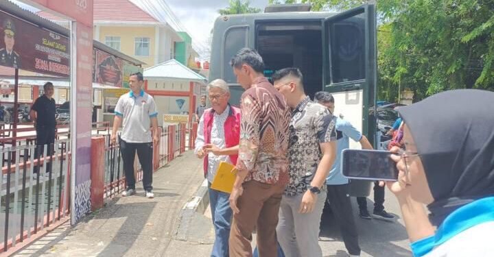 Kejari Kuansing Tahan Eks Bupati Sukarmis