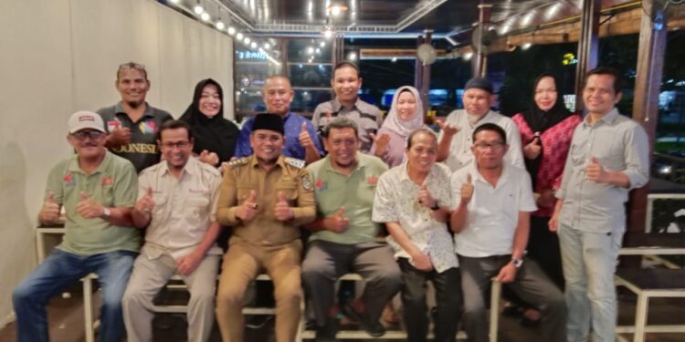 JMSI Riau ”Ngopi Sore” dengan Bupati Zukri, Kisah Sukses PDIP hingga Pilih Tetap Mengabdi di Pelalawan