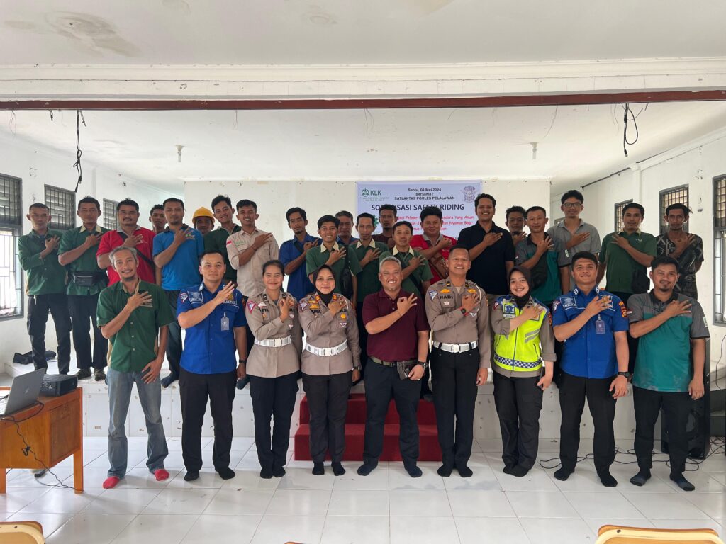 Satlantas Polres Pelalawan lakukan Edukasi tertib berlalu lintas kepada karyawan PT.ADEI Plantation