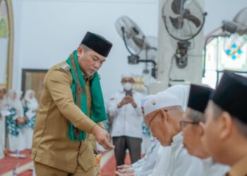 Bupati Pelalawan H.Zukri Lepas Keberangkatan Calon Jemaah Haji