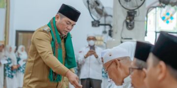 Bupati Pelalawan H.Zukri Lepas Keberangkatan Calon Jemaah Haji