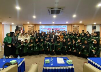 Bendahara Umum HMJ Ilmu perpustakaan Dan Wakil Nya Hadiri acara pelantikan CRNTV dengan Tema “Harmony of creativity,create new history”