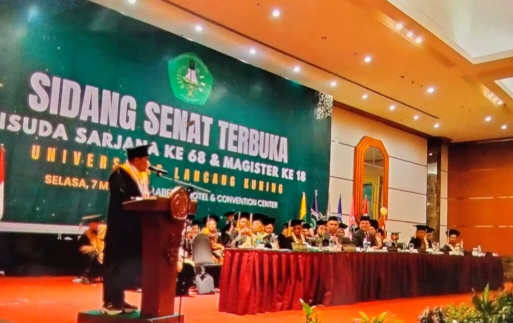 Wisuda Sarjana Ekonomi Unilak, Bupati Zukri Sampaikan Pentingnya Soft Skill Untuk Meraih Kesuksesan