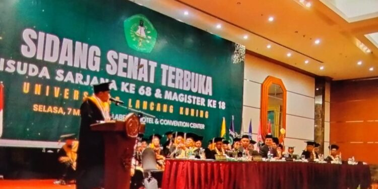 Wisuda Sarjana Ekonomi Unilak, Bupati Zukri Sampaikan Pentingnya Soft Skill Untuk Meraih Kesuksesan