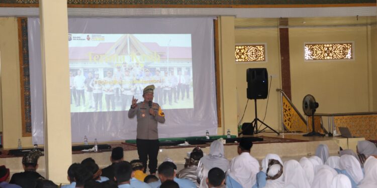Kapolres Pelalawan Edukasi Ratusan Pelajar tentang bahaya Penyalah Gunaan narkotika
