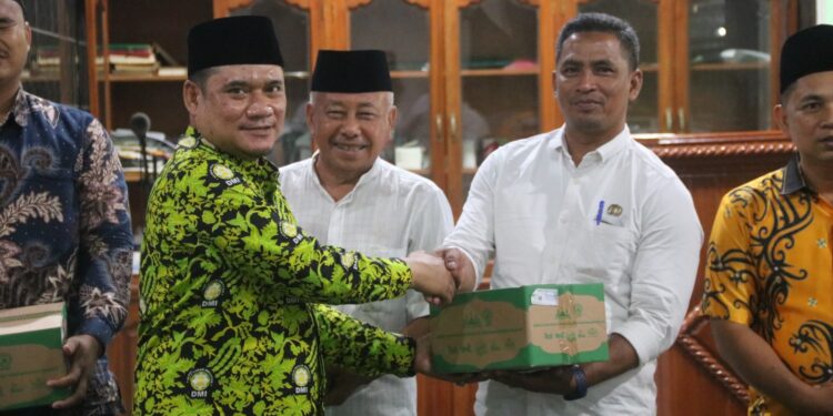 PD DMI Rohil Gelar Silaturahmi & Halal bi Halal, Serahkan Bantuan Kebersihan Masjid