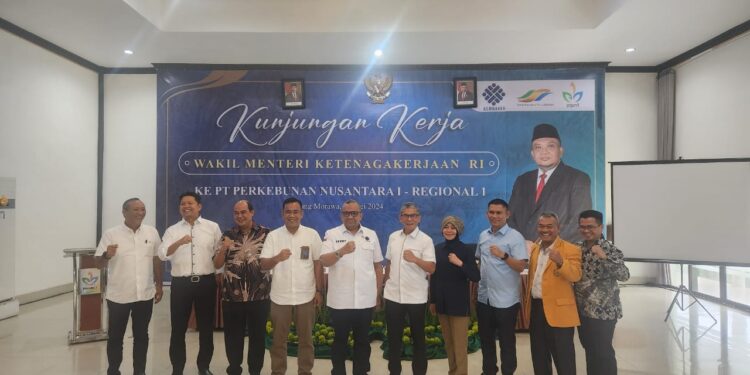 Wamen Tenaga Kerja Kunjungi PTPN : Terus Pelihara Sinergitas Perusahaan dan Karyawan