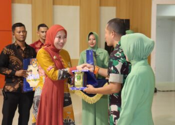 Bupati INHU Hadiri Pisah Sambut Dandim 0302