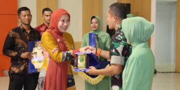 Bupati INHU Hadiri Pisah Sambut Dandim 0302