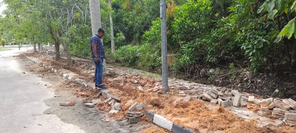Pencuri Sikat Kabel Tanam Lampu GOR Tengku Pangeran