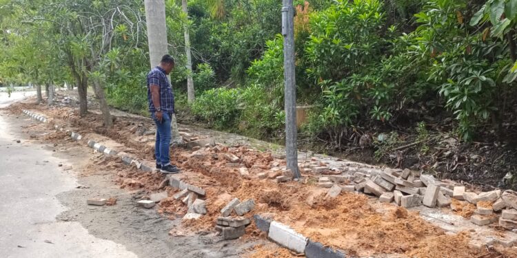 Pencuri Sikat Kabel Tanam Lampu GOR Tengku Pangeran
