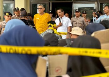 Puluhan Jirnalis Berbagai Organisasi  Gelar Aksi Tolak Revisi RUU Penyiaran