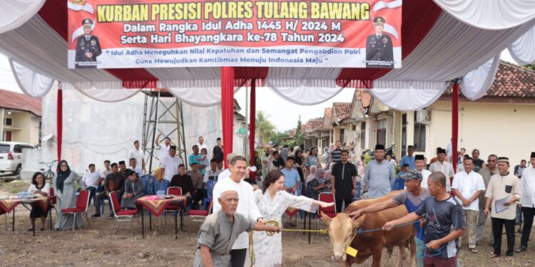 Polres Tulang Bawang Sembelih Belasan Hewan Kurban di Momen Hari Raya Idul Adha 1445 H