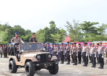 Di Hari Bhayangkara ke -78, Kapolres Pelalawan Berikan Penghargaan kepada 21 Anggota Polri yang Berprestasi
