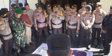 AKBP Budi Setiyono Pimpinan Apel Pergeseran Pasukan PAM PSU Pemilu 2024 di 31 TPS Dapil III Desa Tambusai Utara