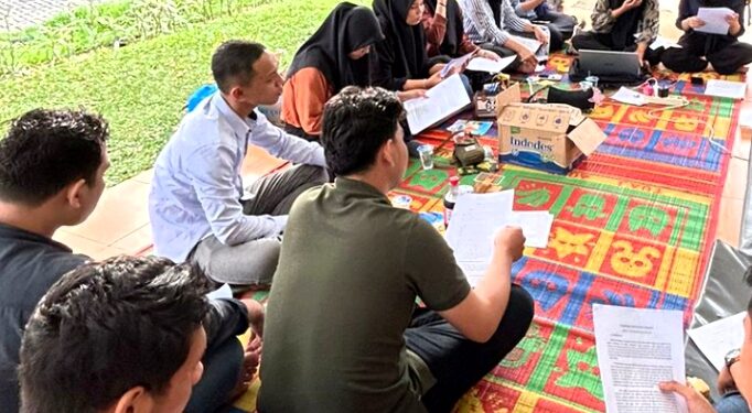 Badan Eksekutif Mahasiswa (BEM) Hukum UISU Gelar Upgrading dan Rapat Kerja Baksos