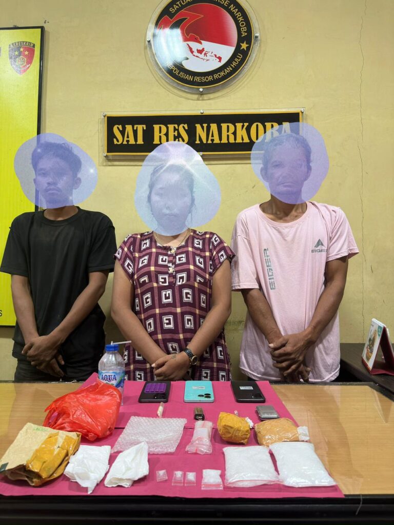 Dua Pria dan Seorang Ibu Rumah Tangga Diciduk Personil Sat Resnarkoba Polres Rohul Dalam Kasus Sabu Dengan BB 184,28 Gram