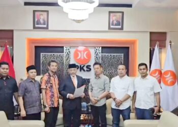 Pasangan Afrizal Sintong – Setiawan Resmi Terima SK dari DPP PKS Sebagai Bacalon Bupati dan Wakil Bupati Rohil