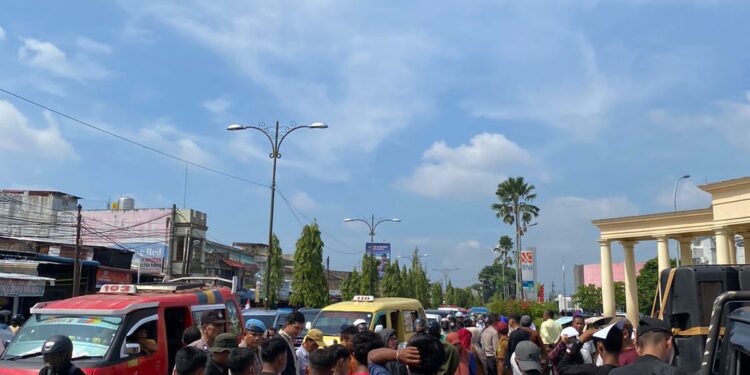 Pemecatan Siswa Secara Sepihak, KAPIR Geruduk Sampoerna Academy Medan tidak ada Klarifikasi