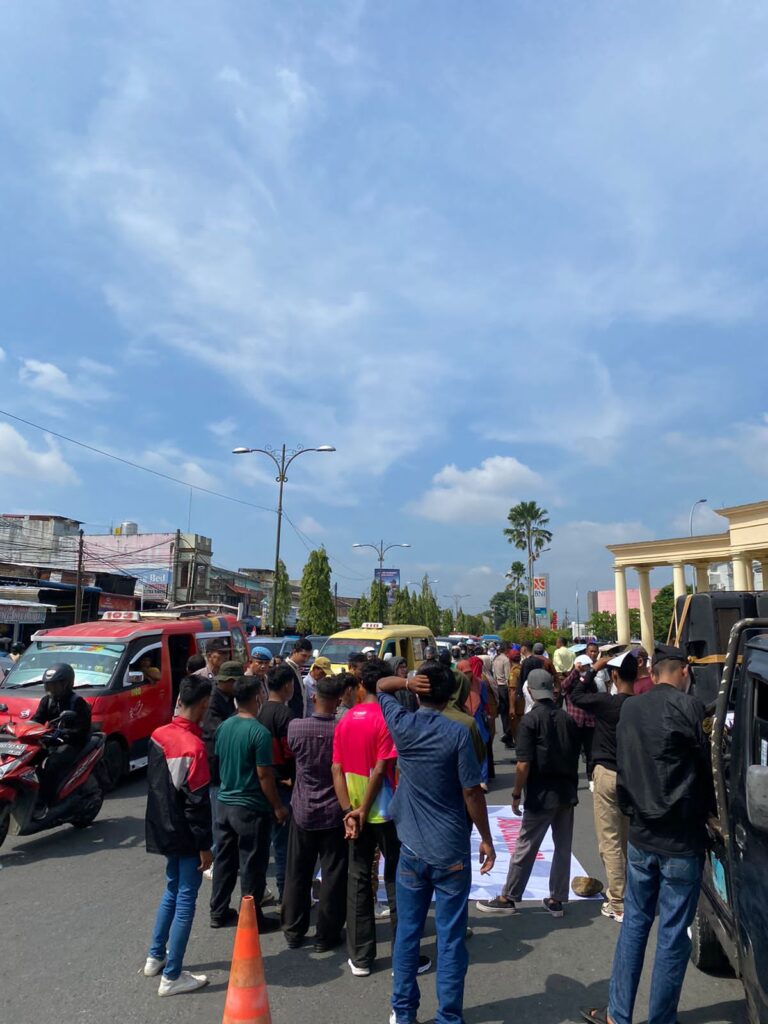Pemecatan Siswa Secara Sepihak, KAPIR Geruduk Sampoerna Academy Medan tidak ada Klarifikasi