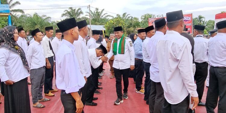 Kukuhkan Perpanjangan Kades dan BPD, Bupati H Zukri: Pemimpin Harus Bisa Memperhatikan Kesejahteraan Hidup Masyarakat