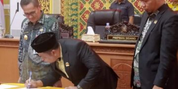 Pemkab Pelalawan dan DPRD Tandatangani Nota Kesepakatan KUPA dan PPAS APBD Perubahan 2024