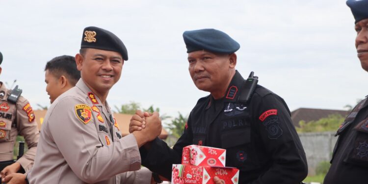 Operasi Mantap Praja Lancang Kuning 2024: Apel Pelepasan Personil BKO Brimob Polda Riau untuk Pengamanan Pilkada Rokan Hulu