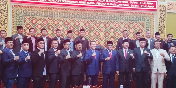 Dihadiri H Zukri-Tamrin, DPRD Pelalawan Gelar Paripurna Penetapan Bupati-Wabup Terpilih Pilkada 2024