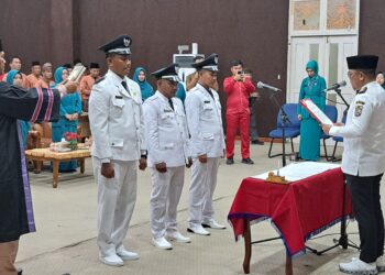 Bupati H Zukri Lantik Tiga Kepala Desa PAW di Kabupaten Pelalawan