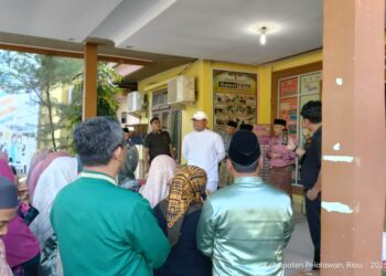 Pastikan Disiplin dan Pelayanan Optimal, Bupati Zukri Lakukan Sidak Ke Sejumlah OPD