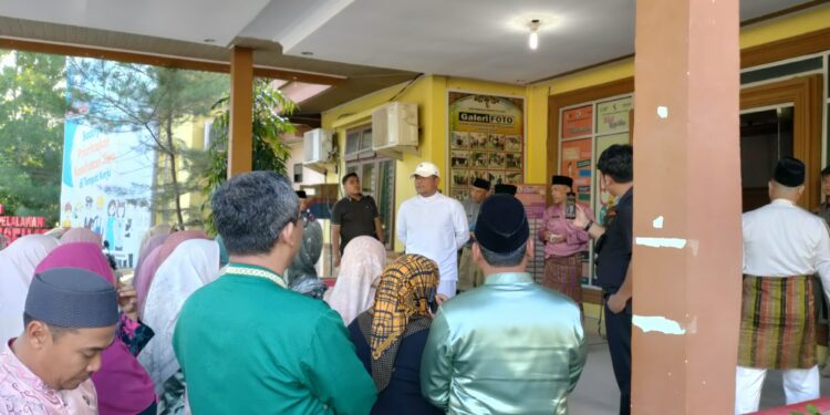 Pastikan Disiplin dan Pelayanan Optimal, Bupati Zukri Lakukan Sidak Ke Sejumlah OPD