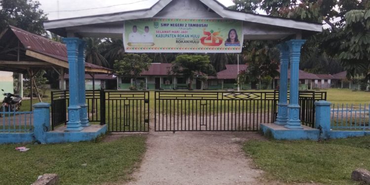 Dunia Pendidikan Rokan Hulu kembali Heboh! Siswi SMPN 2 Tambusai Dikeluarkan Karena Usia Lebih Tua Satu Tahun