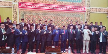 DPRD Pelalawan Tetapkan H. Zukri dan H. Husni Tamrin Sebagai Bupati dan Wakil Bupati Terpilih Periode 2025–2030