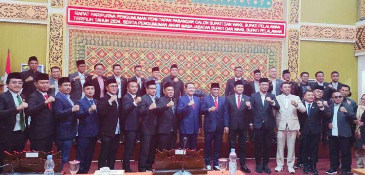 DPRD Pelalawan Tetapkan H. Zukri dan H. Husni Tamrin Sebagai Bupati dan Wakil Bupati Terpilih Periode 2025–2030